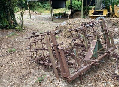 Doublet R Folding Spring Tine Harrow & seed drill