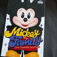 pop mart Disney Mickey Family Cute Together Keychain  Blind Box