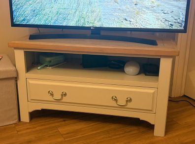 lovely TV Stand