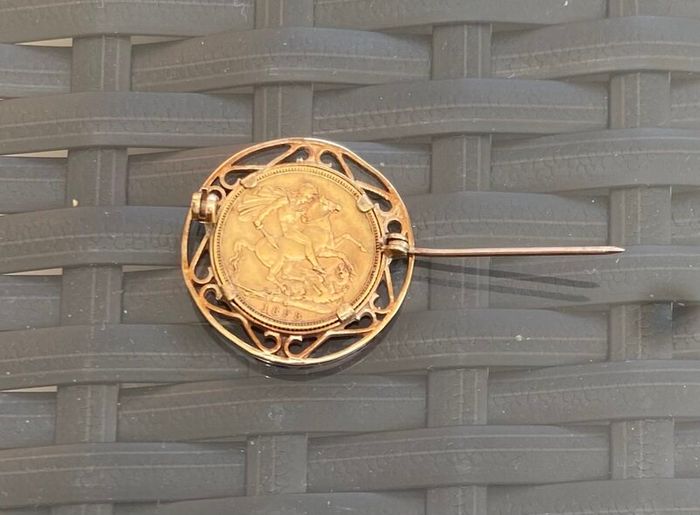 1893 Gold Sovereign Broach