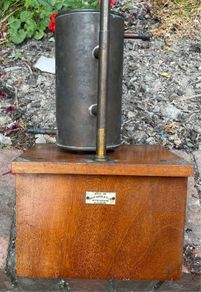 This item is a vintage brass steam jacketed calorimeter / steam boiler apparatus, manufactured by Philip Harris & Co Ltd (Birmingham & Dublin) for use in physics and thermodynamics educational laboratories.