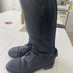 Riding boots