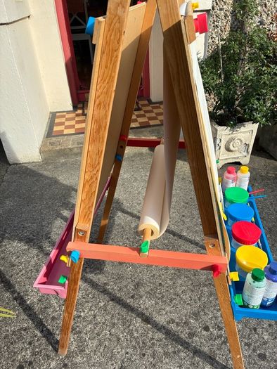 Melissa &Doug double sided easel whiteboard