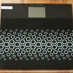 Digital weighing scales