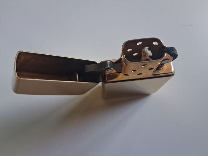 Solid Brass Zippo 1995 lighter unfired