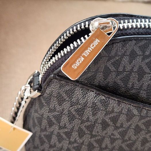 Michael kors crossbody (new with tags)