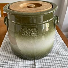 Kiltrea Bread Crock