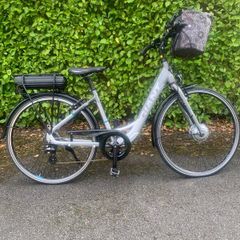 GIANT  Ease  e S  Electric bike.