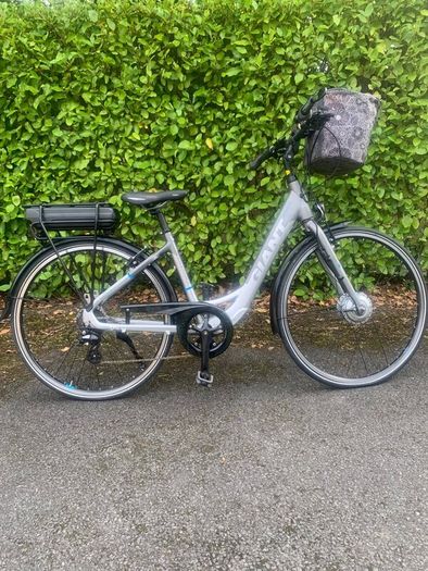 GIANT  Ease  e S  Electric bike.