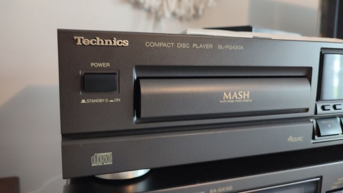 TECHNICS SL-PG420A, CD Player. Cleaned.Like New. Remote