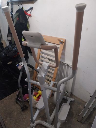 Domyos Connected cross trainer, Initial Elliptical 100