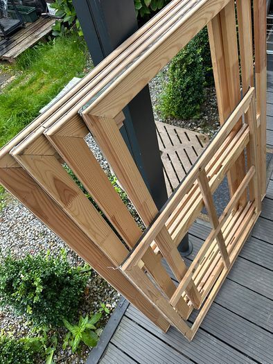 5 Canvas stretcher frames. 4 -120x80 1 - 81.5 x 81.5
