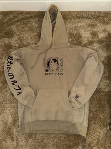 One Piece Hoodie [Pull & Bear]