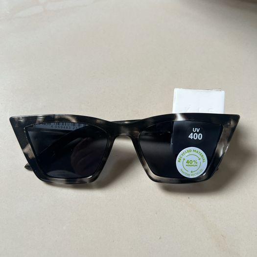 All brand new with tags 30 pairs of sunglasses glasses
