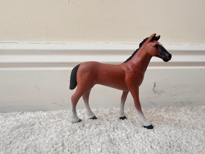 Britains Pony Horse Resin approx. 9 cm. Used Please see photos