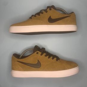 Get Fresh Nike SBs