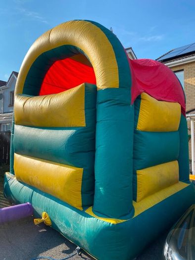 Bouncy castle Delivery