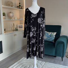 Ladies Black & White Midi Dress from Evans Size UK 22-24 / EU 50-52