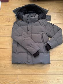 canada goose parka grey with black badge
