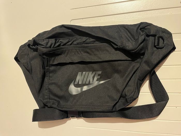 Nike Tech Hip Pack 10l crossbody Bumbag