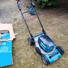 Lawn Mow Cordless Makita - Brand New