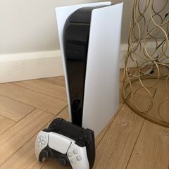 Playstation 5 with 2 Controllers. Digital editon 1TB