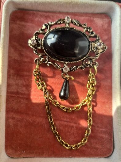 Vintage Black Stone Brooch