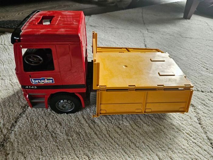 Bruder Truck
