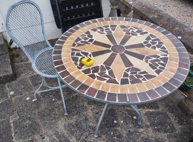 Garden table & 1 chair (26145)