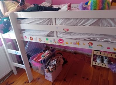 Mid sleeper