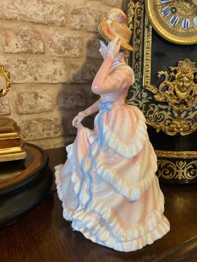 Royal Doulton figurine "Sharon "