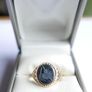 Vintage 9ct Yellow Gold Hallmarked Gents Oval Shape Black Onyx Ring size V - 2,8g Image 2