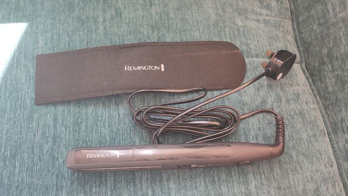 Remington Ceramic Straight 230 Hair Straightener
