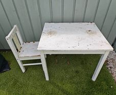 Kids wood table and chair