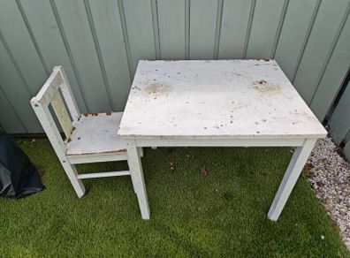 Kids wood table and chair