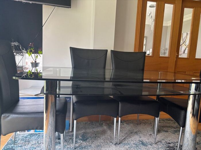 Pre Loved 6 Seater Dining Table with 6 Chairs