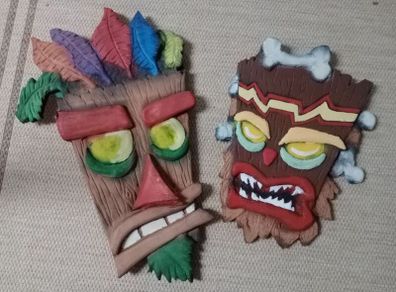 Crash bandicoot Uma uka and aka aka mask