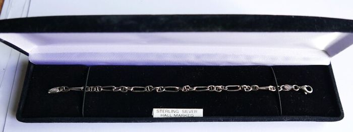 Vintage 925 Sterling Silver Figaro Link Chain Bracelet (in original box) length 7,5" - 5,2g