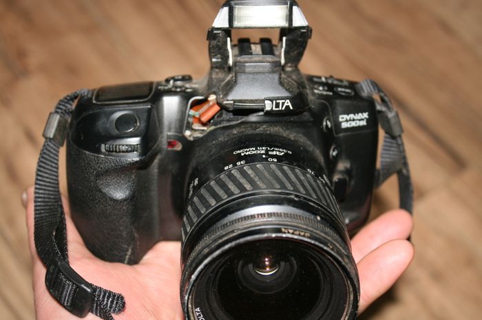 Minolta Dynax 500si Super 35mm SLR Camera + 28-80mm AF Lens (parts/repair)