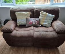 Recliner sofas