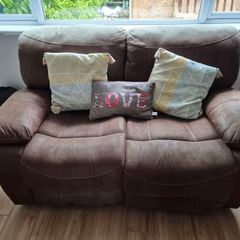 Recliner sofas