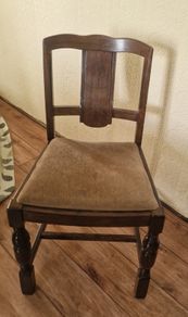 Beautiful Set of 4 Vintage  Solid Wood Dining Chairs