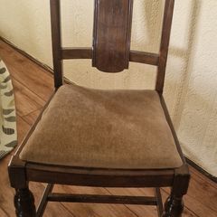 Beautiful Set of 4 Vintage  Solid Wood Dining Chairs