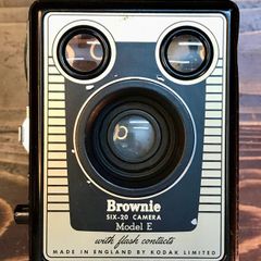 Vintage Kodak Brownie Six-20 Model E box camera