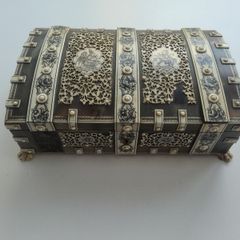 Antique Japanese Ivory trinket box - 1900 century