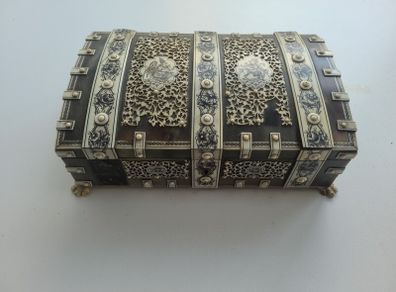 Antique Japanese Ivory trinket box - 1900 century