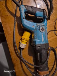 makita saber saw