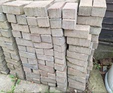 Cobblelock paving bricks