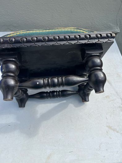 Vintage Lord of the Manor foot stool