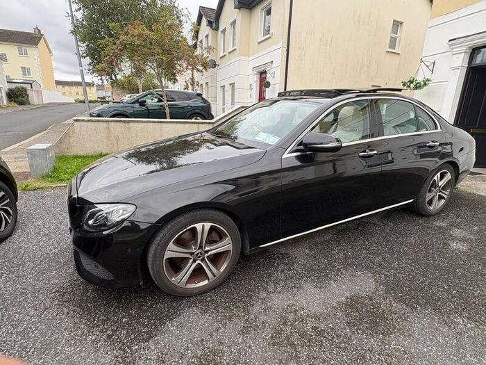 Mercedes-Benz E 2.0 Diesel | Panoramic Sunroof